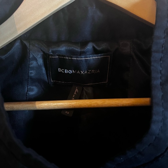 BCBG crop blazer - Picture 2 of 3